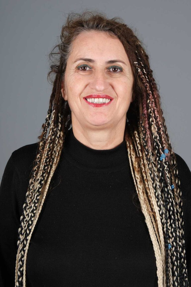 Ayla Solak