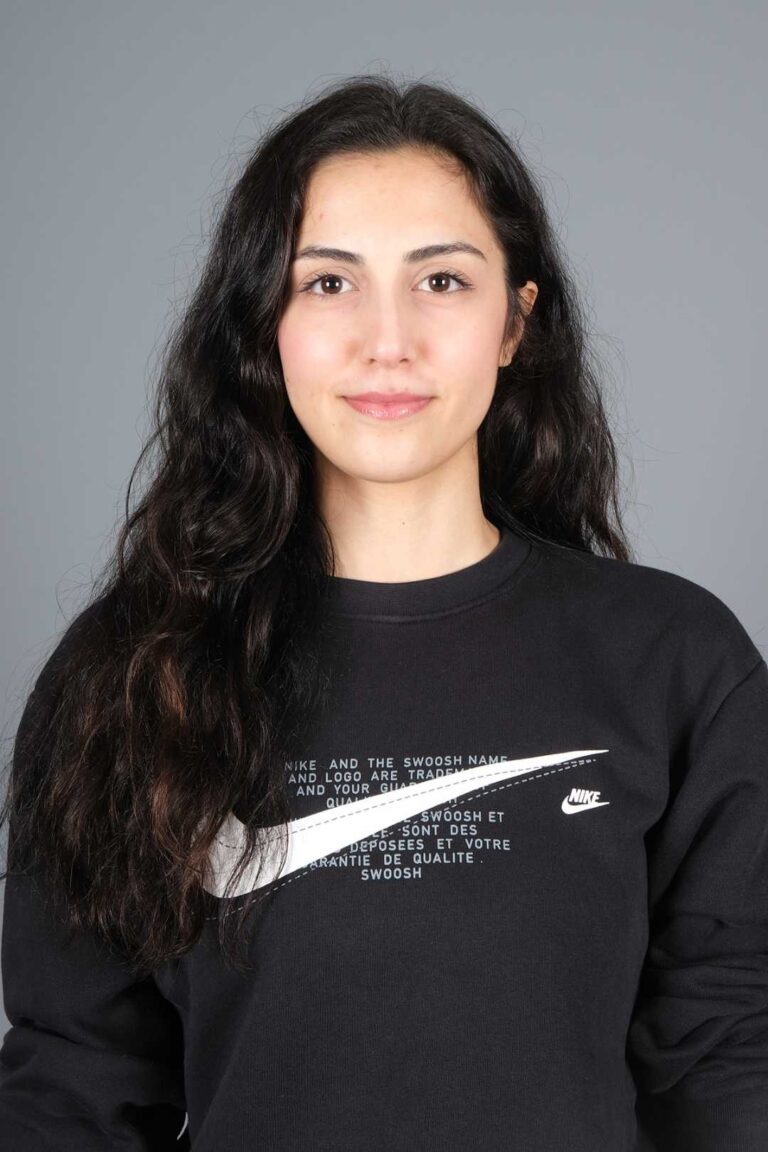 Öznur Demir